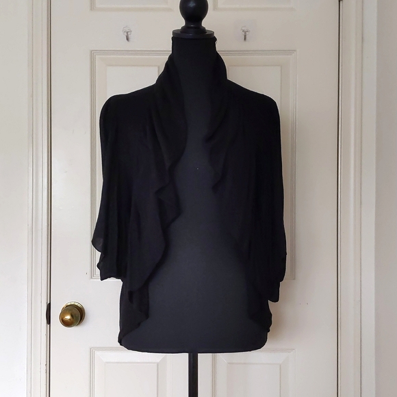 NWOT. The Limited 100% Rayon Short Sleeve Loose Fit Open Front knit Top w/design - Picture 1 of 6